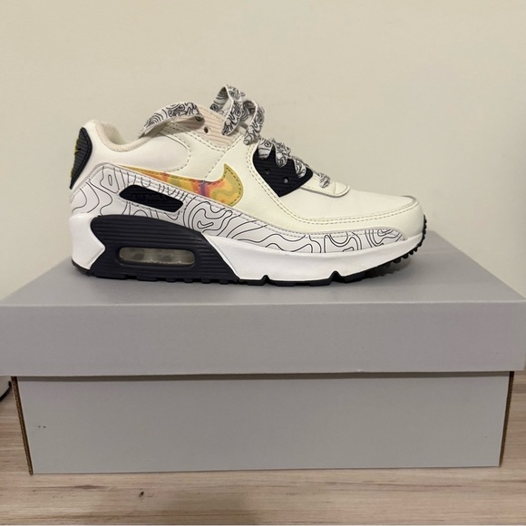Nike Air Max 90 LTR SE DX1814-100 For Kids Size 3,5Y - Picture 1 of 8